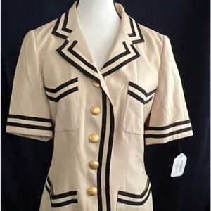CG28
Vintage 1960’s 
Rena Lange Short Sleeves Silk Blazer